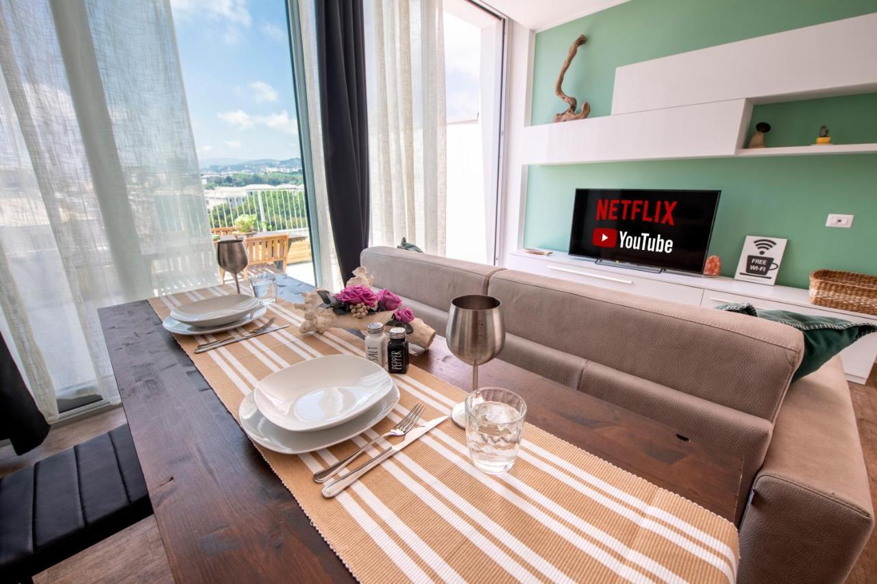 Attico Luxury Con Parcheggio E Terrazza Vista Mozzafiato Daire Cenova Dış mekan fotoğraf