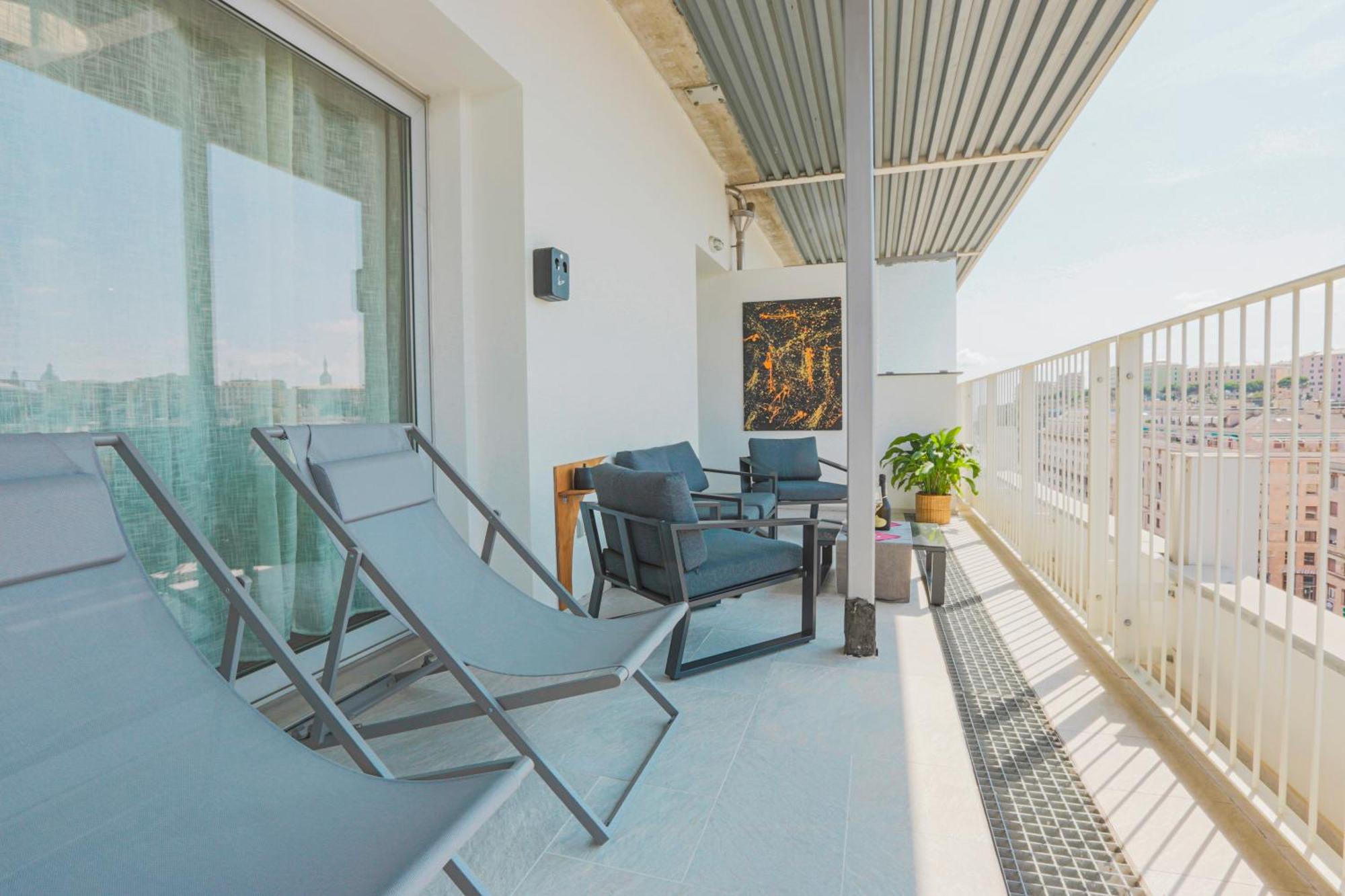 Attico Luxury Con Parcheggio E Terrazza Vista Mozzafiato Daire Cenova Oda fotoğraf
